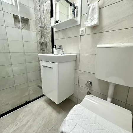 Senka Apartment *